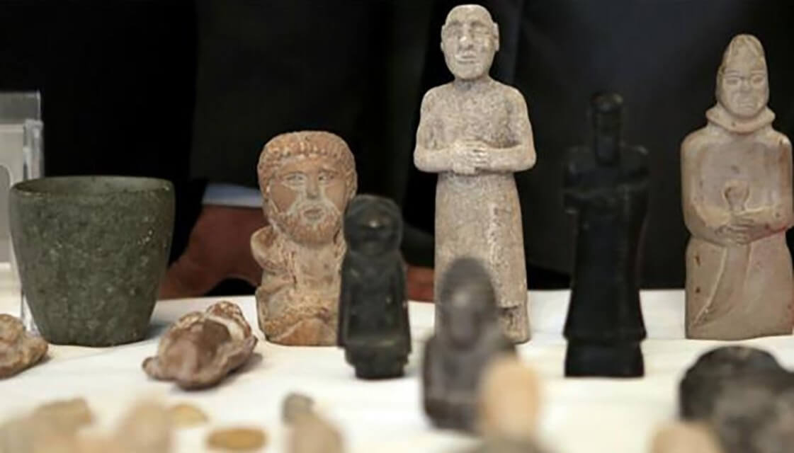 Iraq announces reward for anyone hands over artifacts to government